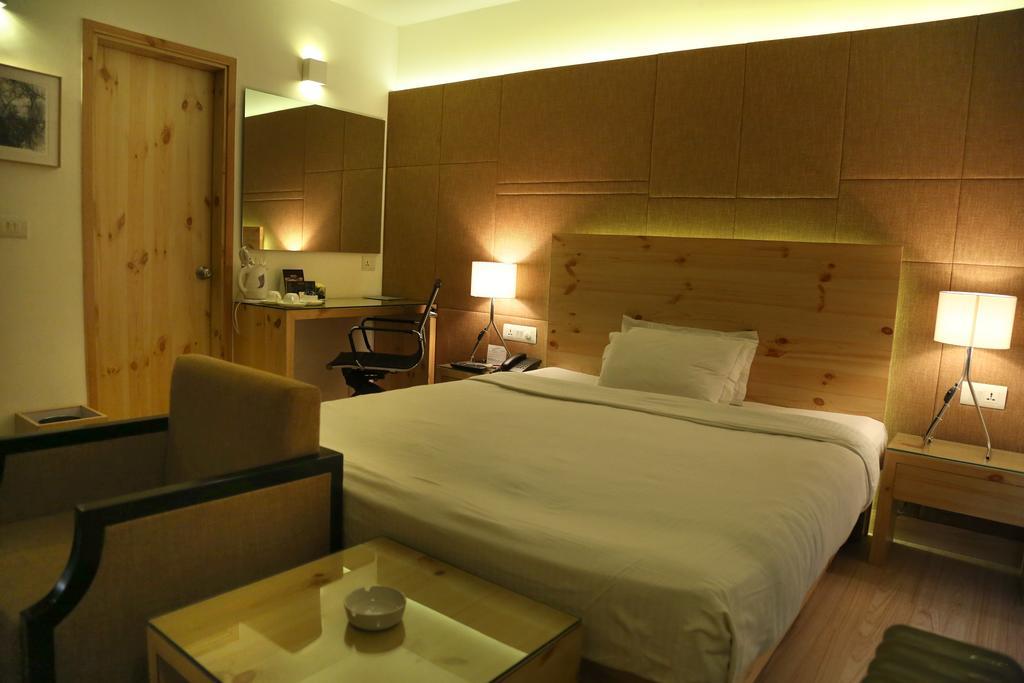 Hotel President Деградун Номер фото